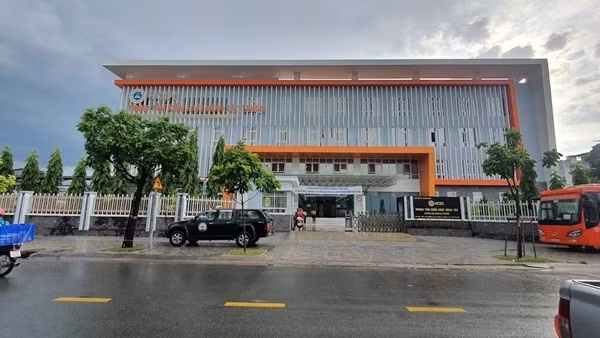 TP Hồ Chí Minh: Nhiều bệnh viện "nhập nhèm" các gói thầu chống dịch