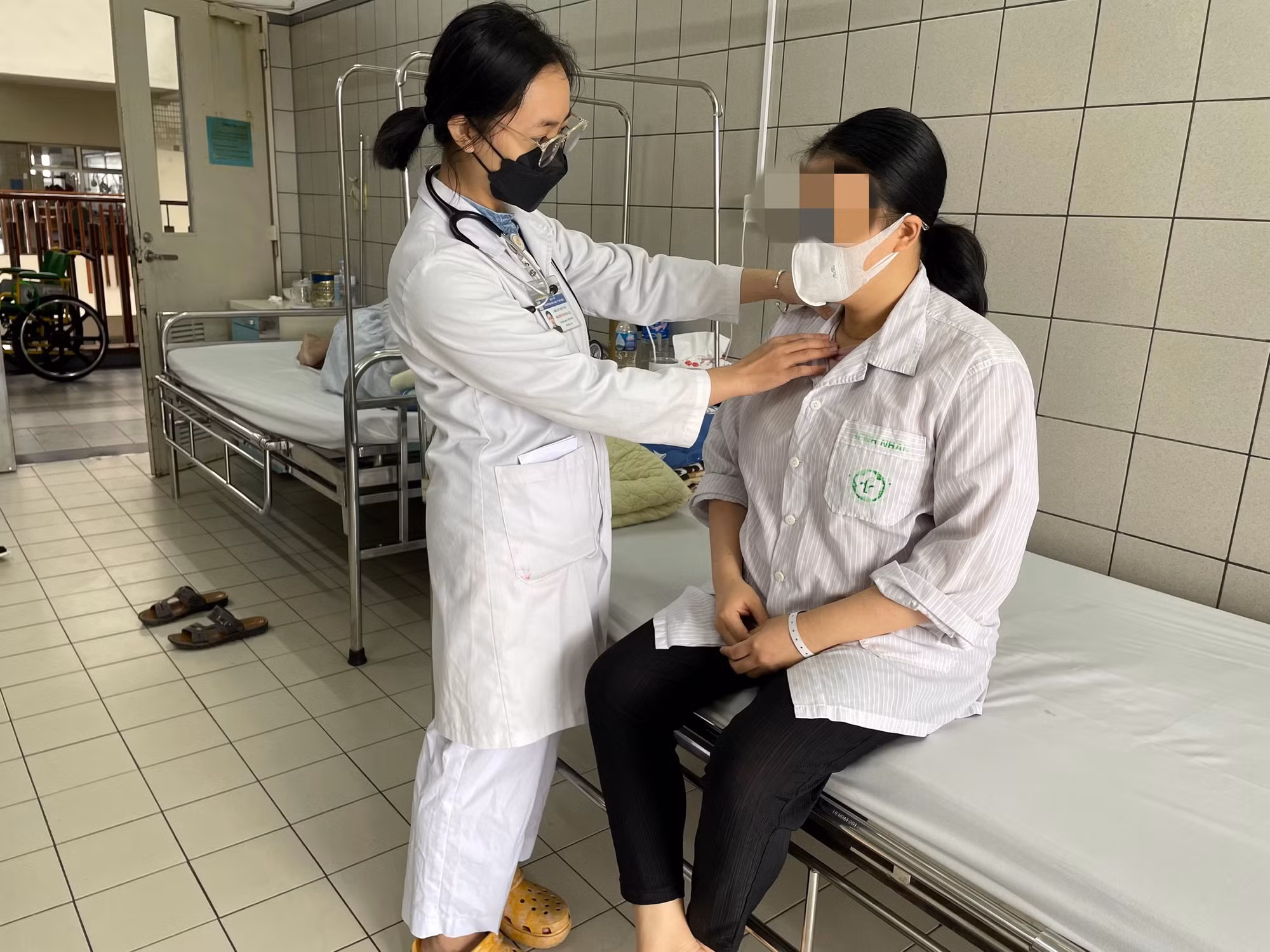 Mắc ung thư tuyến giáp và u tuyến thượng thận vẫn sinh con thành công -0