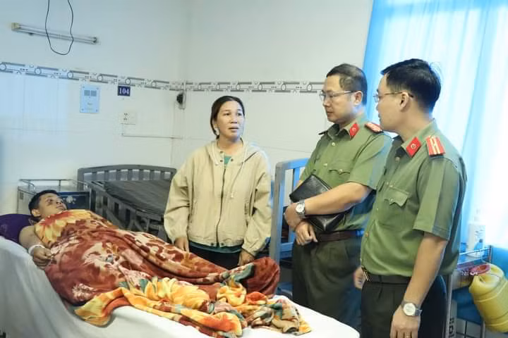 Ráo riết truy lùng hai đối tượng chống trả tổ tuần tra bảo vệ ANTT -0