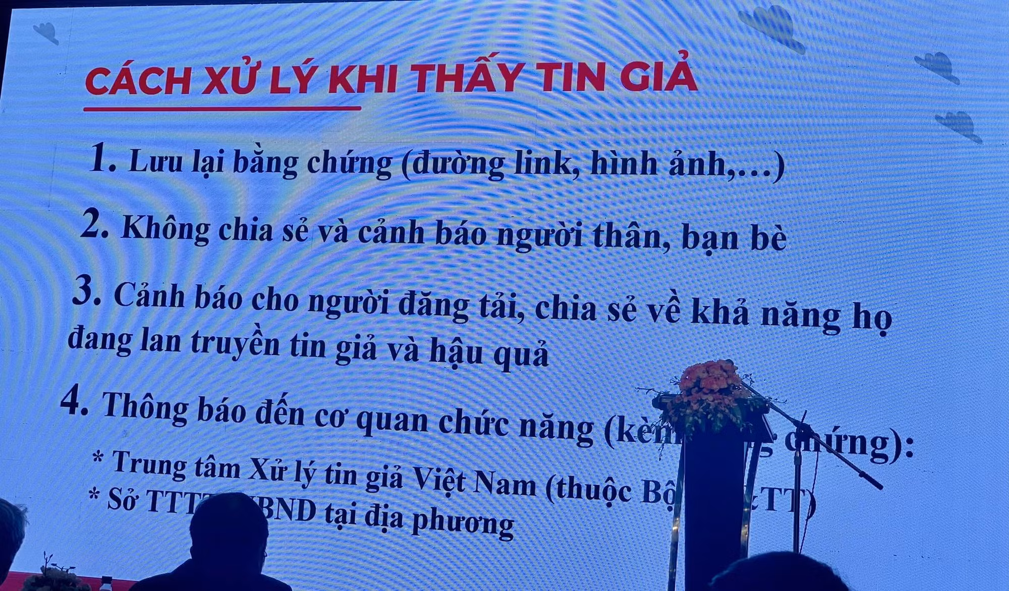 Ra mắt 