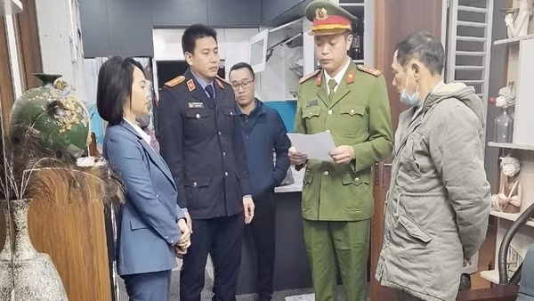Nữ nhân viên kế toán chiếm đoạt 17 tỷ đồng của khách hàng