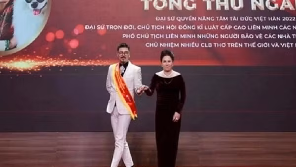 Thanh tra vụ việc vinh danh “nhà thơ thế giới” ở Quảng Ninh