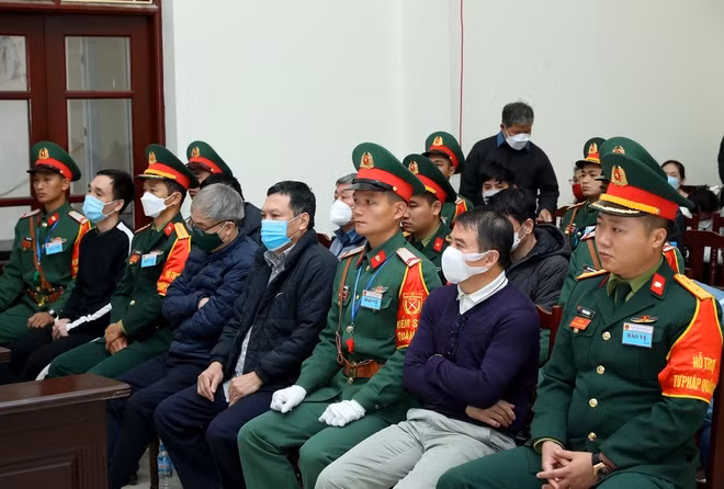 Hai cựu Thiếu tướng “bảo kê” buôn lậu xăng dầu bị đề nghị y án -0