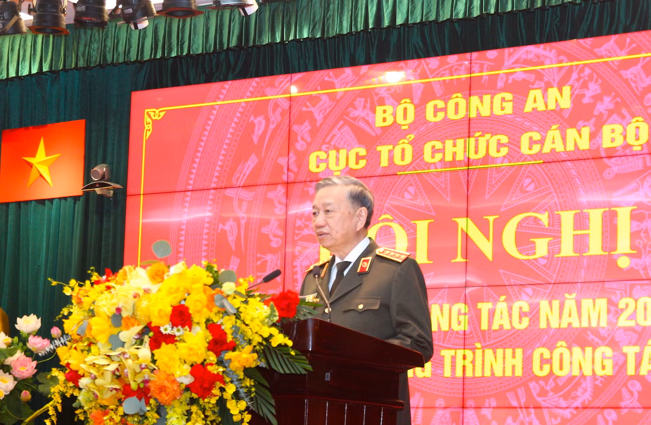 Tham mưu các quyết sách chiến lược về công tác tổ chức cán bộ -1