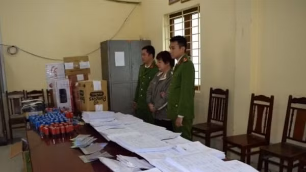 Triệt phá đường dây chuyên làm giả các loại giấy khám sức khỏe, giấy ra viện