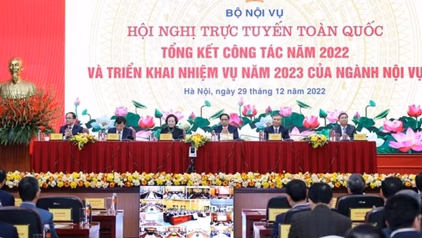 Thủ tướng yêu cầu xây dựng, hoàn thiện nhiều cơ chế, quy định mới về bộ máy và cán bộ