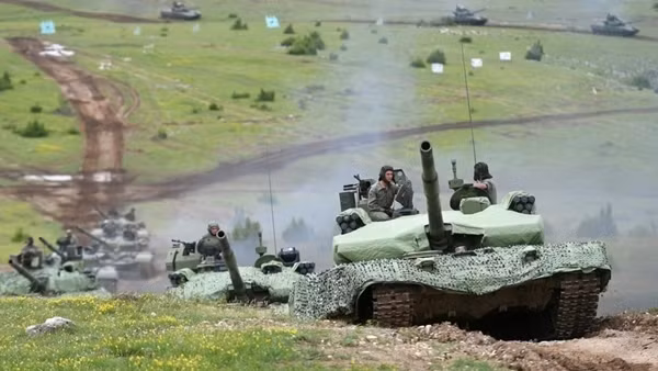 Căng thẳng leo thang, Tổng thống Serbia lệnh quân đội sẵn sàng chiến đấu