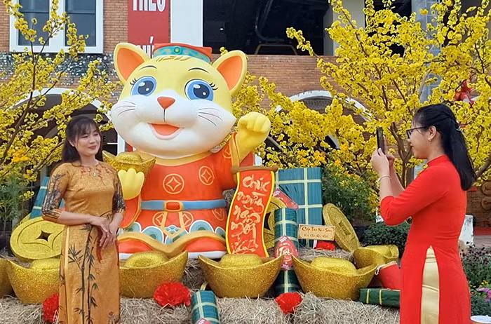 Đến Khu du lịch Cáp treo núi Sam tận hưởng hương Xuân -4