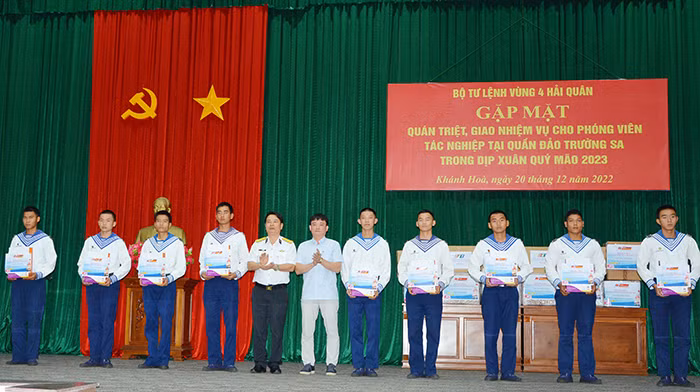 Công tác chuẩn bị cho hoạt động thăm, chúc Tết quân và dân huyện đảo Trường Sa -0