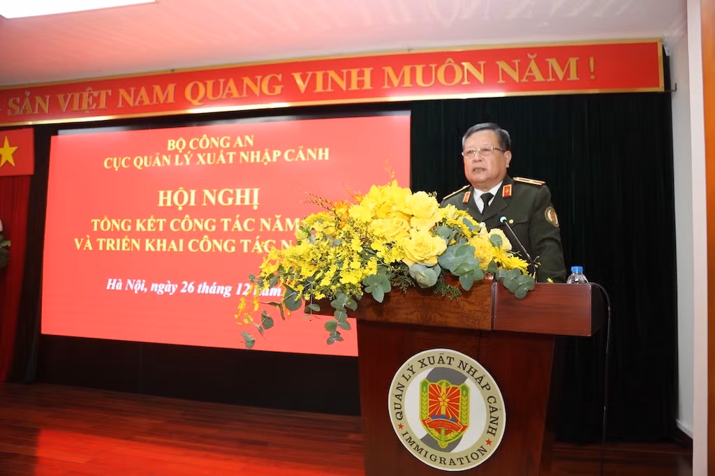 Xây dựng đội ngũ cán bộ vững về pháp luật, giỏi nghiệp vụ, làm chủ khoa học công nghệ -0