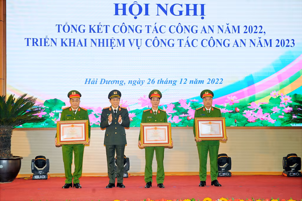 Nắm chắc, đánh giá và dự báo sát với tình hình, giải quyết các vấn đề phức tạp nổi lên về ANTT -0