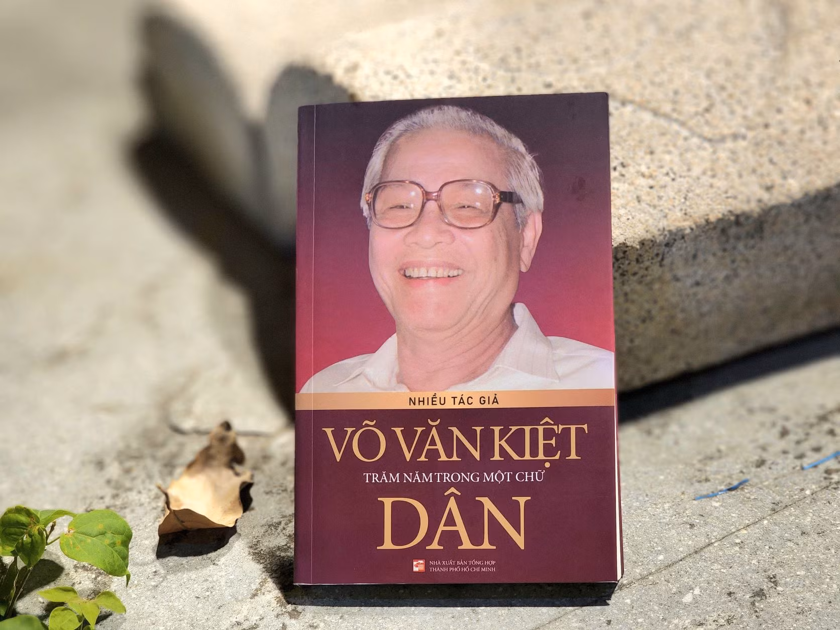 Giao lưu ra mắt sách “Võ Văn Kiệt - Trăm năm trong một chữ Dân” -0