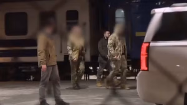 Tổng thống Ukraine bất ngờ xuất hiện ở Ba Lan