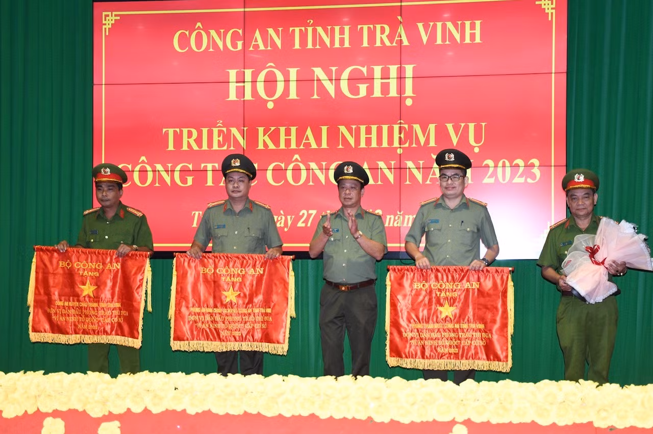 Công an Trà Vinh tăng cường phòng, chống tội phạm khai thác khoáng sản trái phép -0