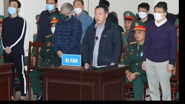 Vụ “bảo kê” buôn lậu xăng dầu: Nói lời sau cùng, hai cựu Thiếu tướng bày tỏ sự ân hận