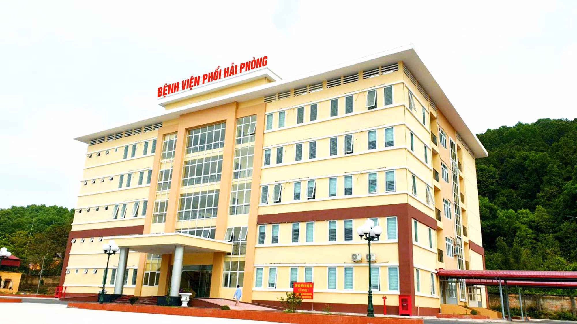 Đang làm rõ vụ việc Giám đốc Bệnh viện yêu cầu nhân viên nộp 4 triệu đồng để được xét duyệt bậc lương -0