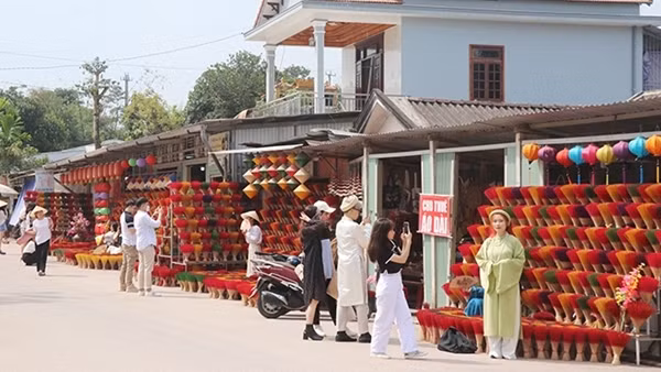 Bảo tồn nghề truyền thống gắn với phát triển du lịch