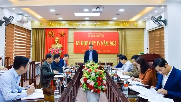 Xem xét hình thức kỷ luật Bí thư Huyện ủy Kỳ Sơn