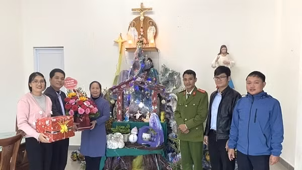 Đồng bào công giáo Thừa Thiên-Huế tích cực tham gia phong trào Toàn dân bảo vệ An ninh Tổ quốc