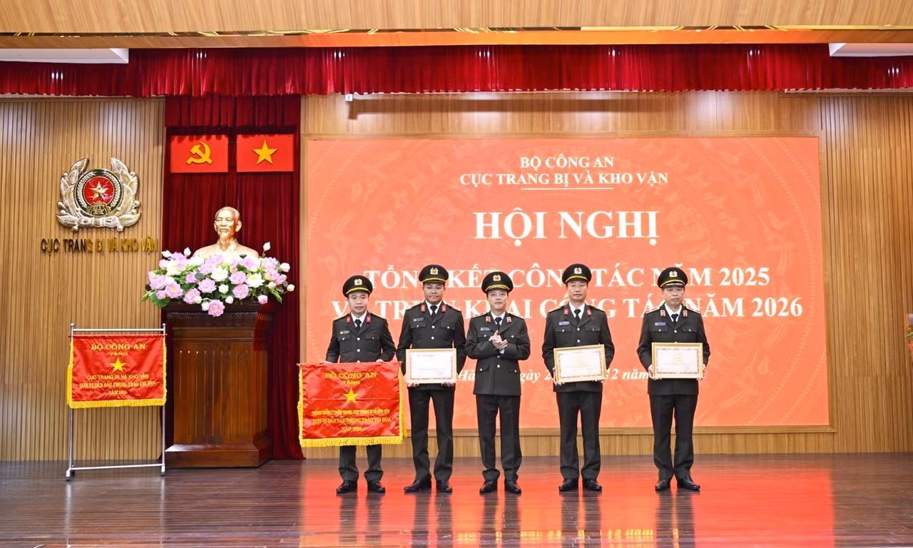 Cục Trang bị và kho vận -0