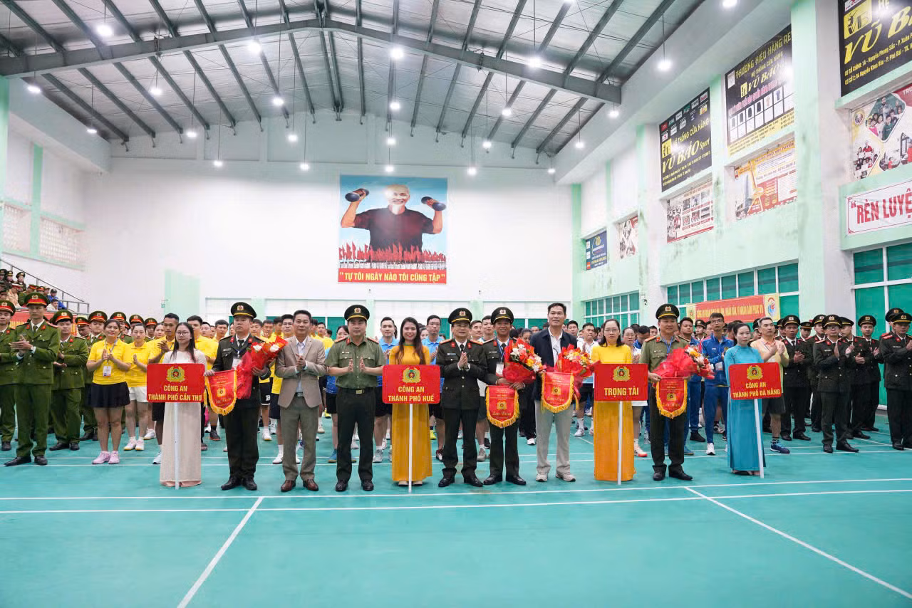 Cụm thi đua số 2- Bộ Công an khai mạc Hội thao kỷ niệm Ngày truyền thống lực lượng Tham mưu CAND -0