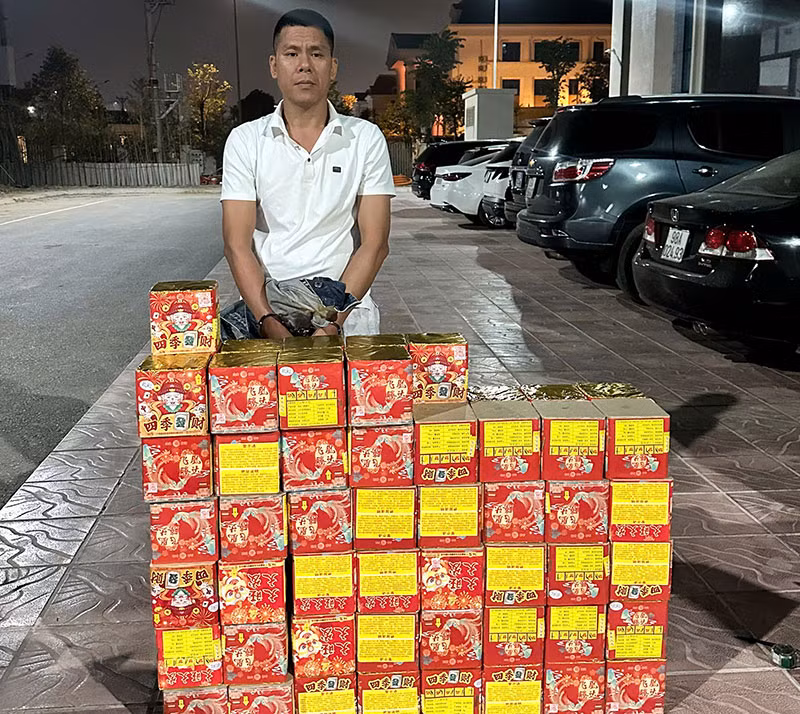 Khởi tố đối tượng buôn bán 132,5 kg pháo nổ -0