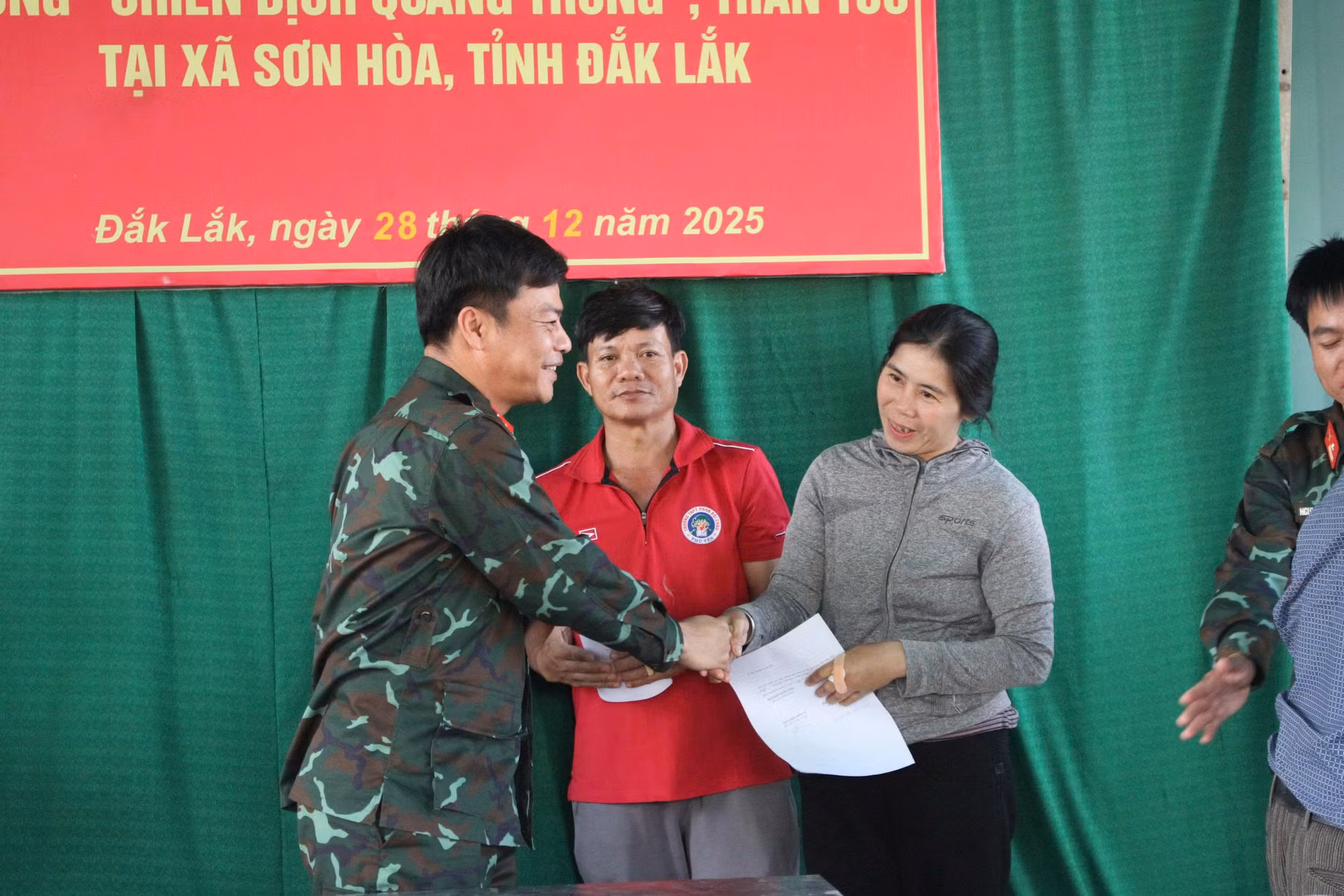 Đắk Lắk bàn giao 5 căn nhà đầu tiên trong “Chiến dịch Quang Trung” -0
