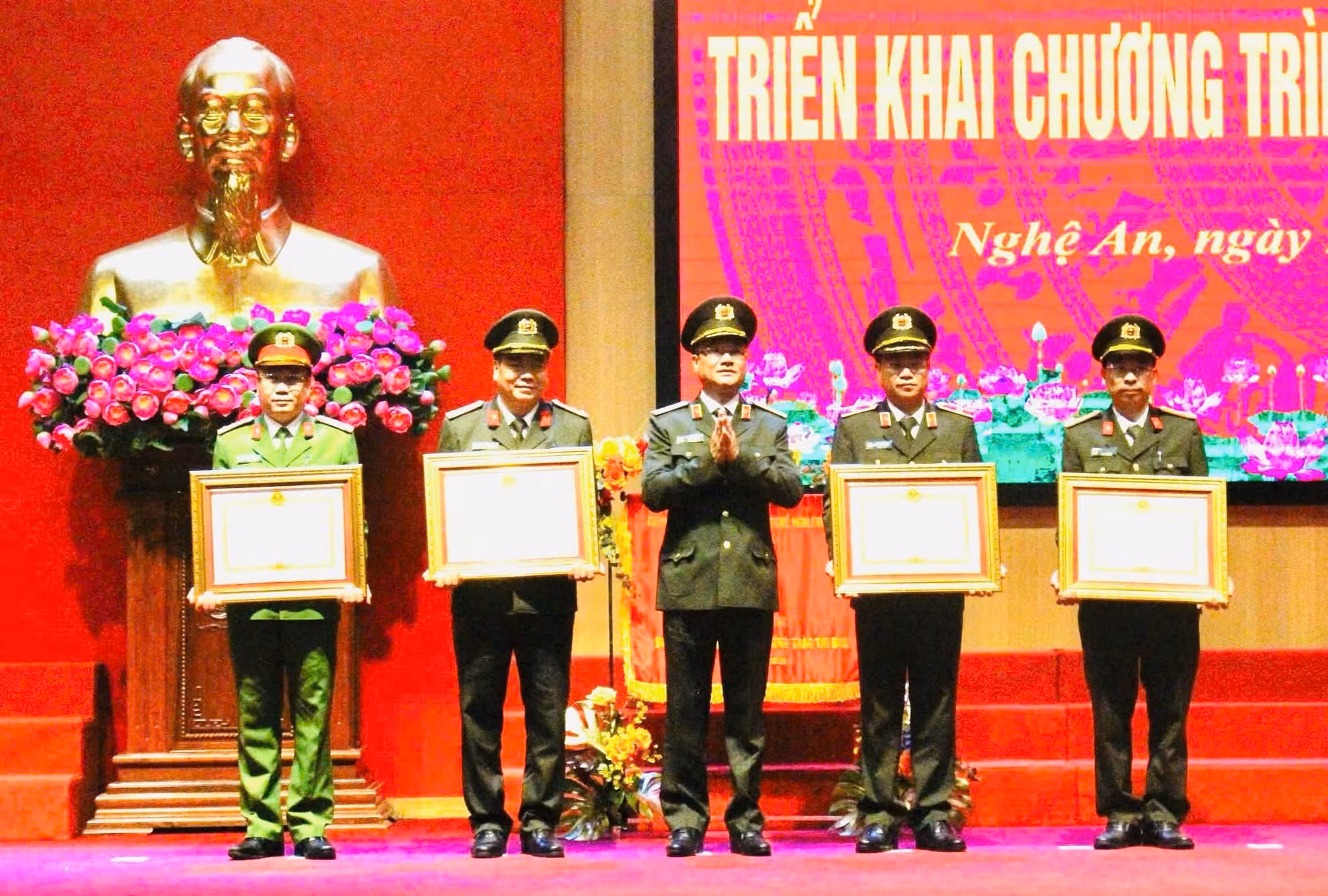 Công an Nghệ An: Không ngừng đổi mới, sáng tạo các phong trào thi đua góp phần vào thành tích chung -0