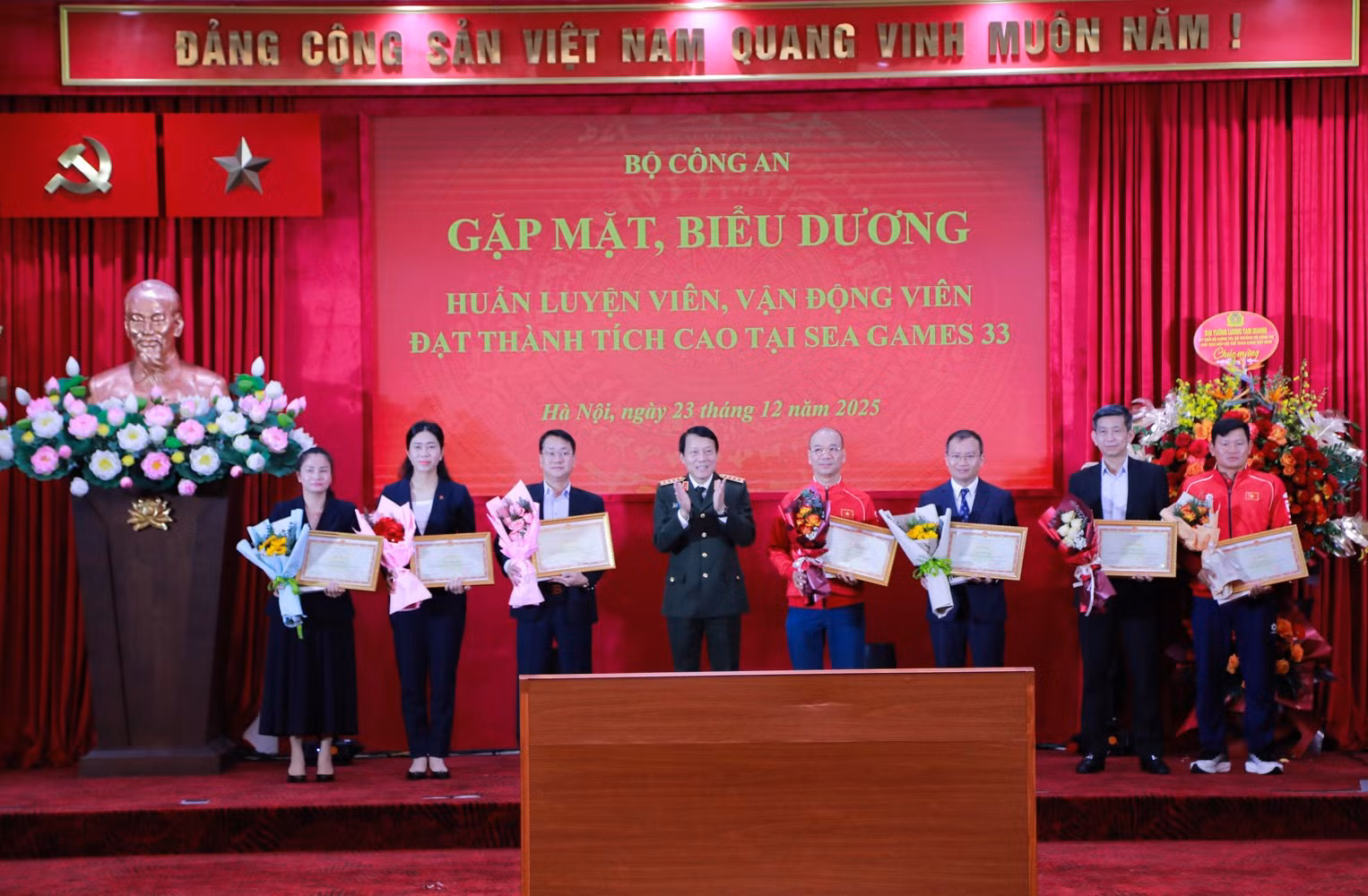 Gặp mặt, biểu dương các HLV, VĐV thể thao CAND đạt thành tích cao SEA Games 33 -0