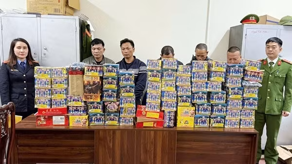 Công an tỉnh Nghệ An bắt giữ 13 đối tượng buôn bán, tàng trữ hàng cấm và trốn truy nã
