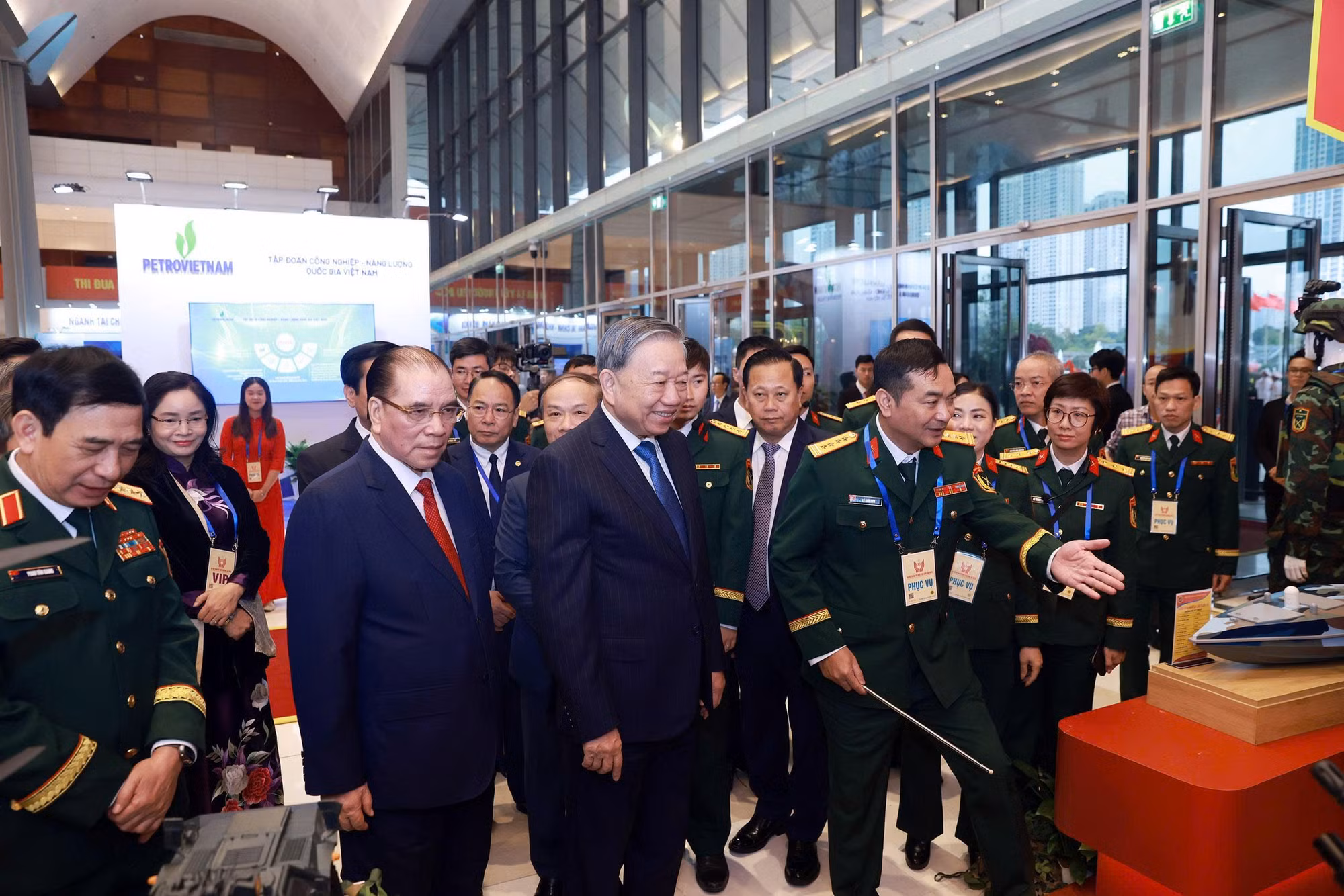Khai mạc trọng thể Đại hội Thi đua yêu nước toàn quốc lần thứ XI -2