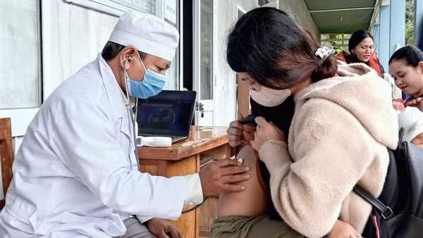 Nỗ lực chăm sóc sức khỏe nhân dân ở vùng cao biên giới
