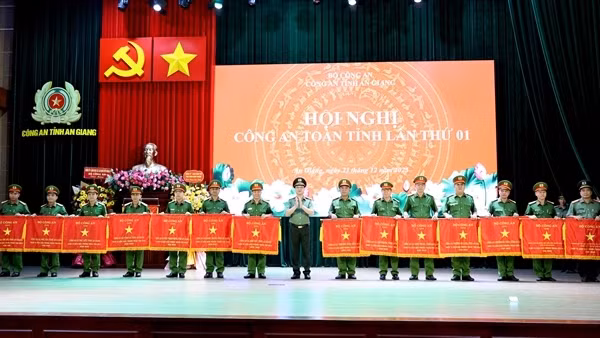 Giữ vững an ninh, an toàn, phục vụ tốt yêu cầu phát triển kinh tế, xã hội tỉnh An Giang