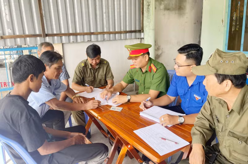 Đến tận nhà làm sạch dữ liệu đăng ký phương tiện, bằng lái xe cho người dân -0