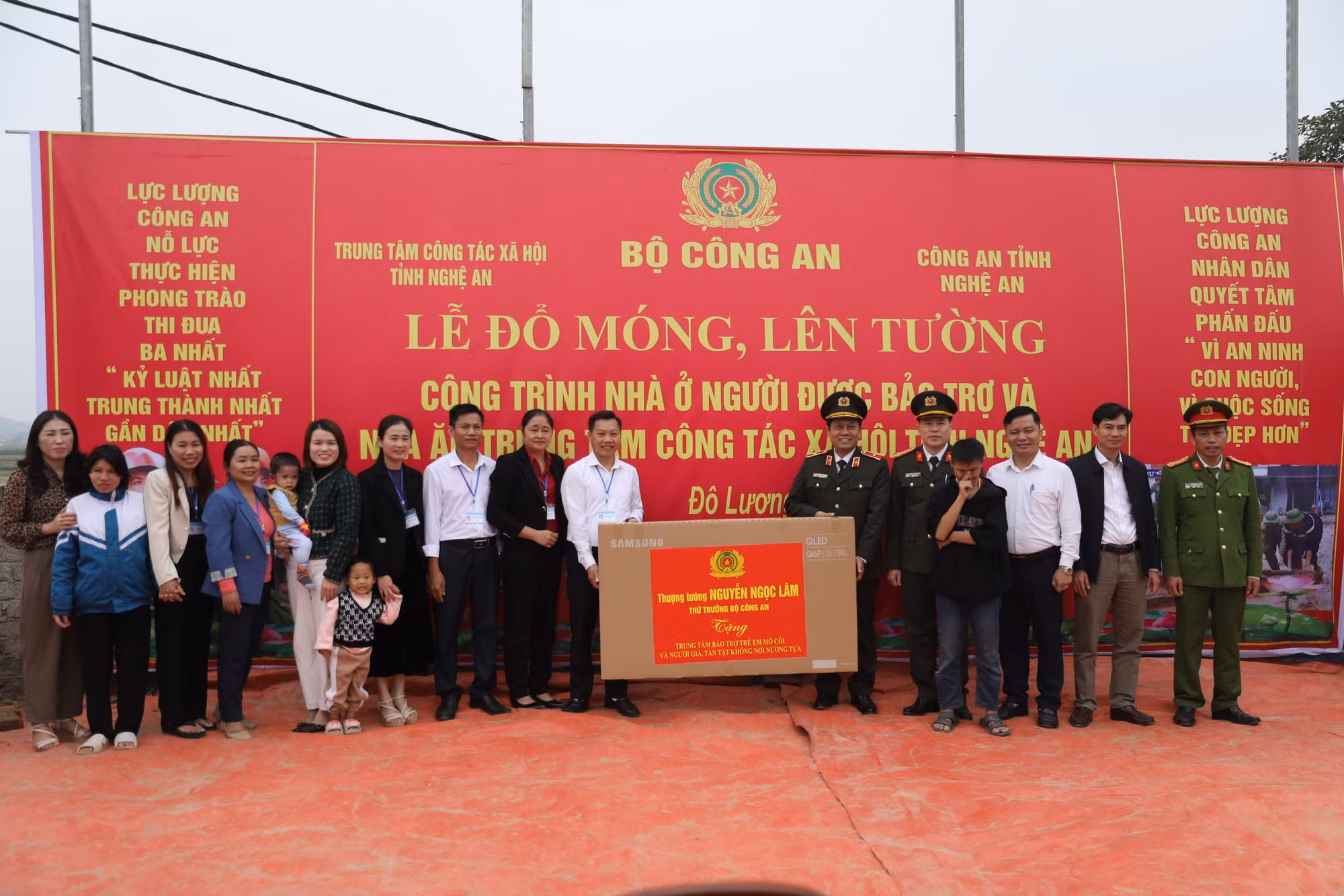 Bộ Công an: &nbsp;Tổ chức Lễ hoàn thổ, dâng hương tri ân tưởng nhớ các anh hùng, liệt sỹ tại Đền thờ và Nghĩa trang Liệt sĩ Yên Thành -0