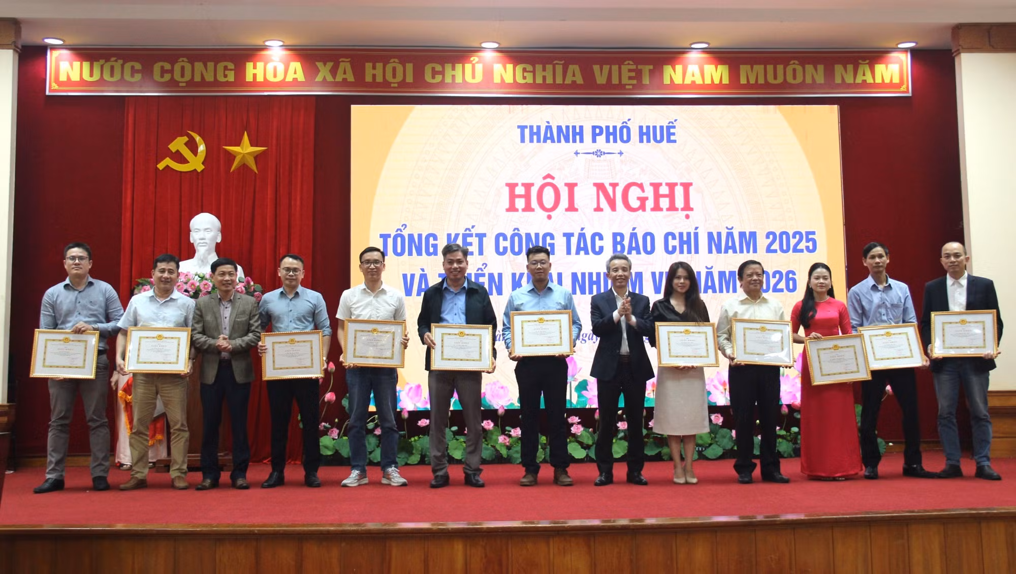 Báo chí có nhiều đóng góp thiết thực vào sự phát triển kinh tế - xã hội TP Huế -0