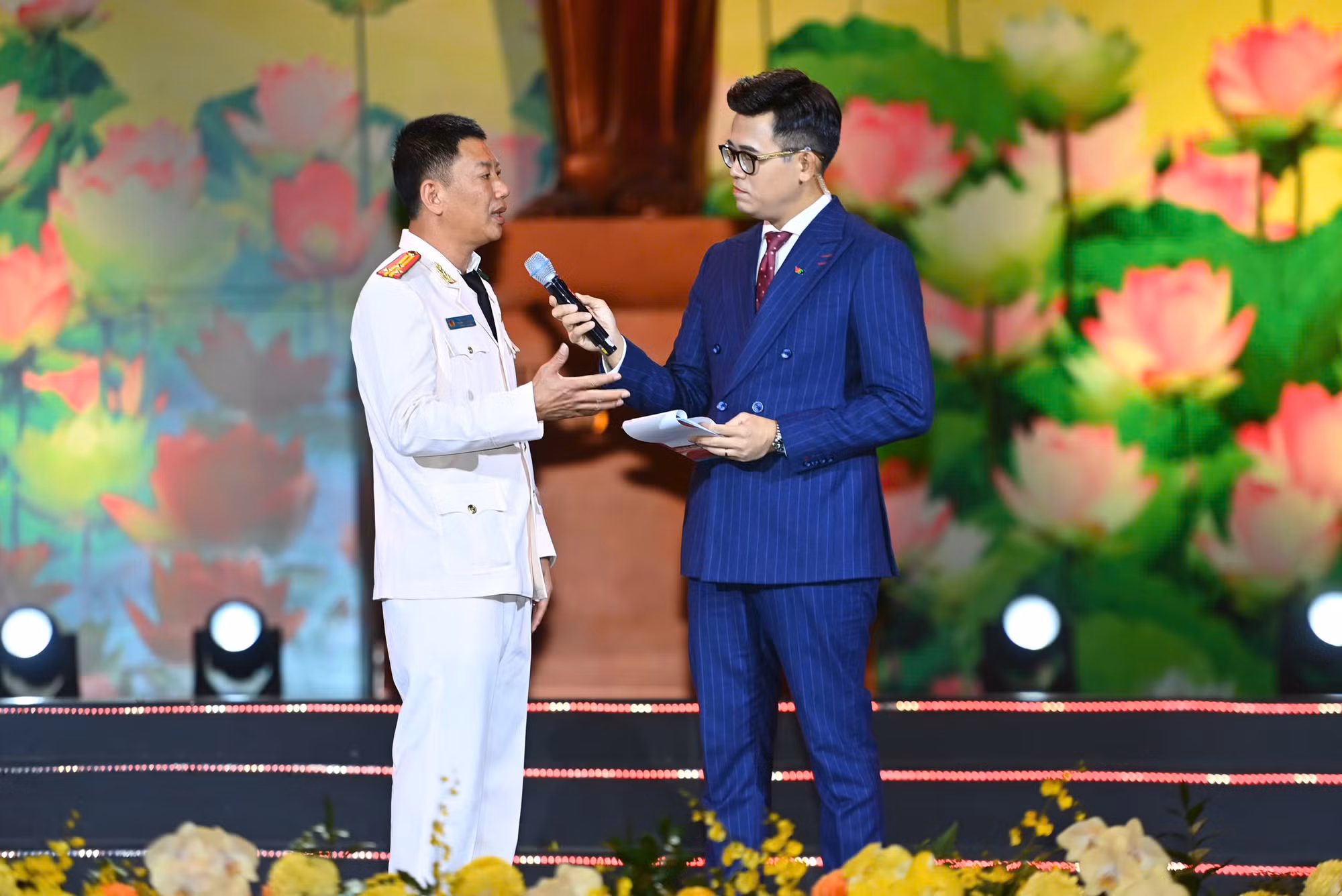 Đại hội thi đua yêu nước và chuyện kể xúc động của những con người bình dị mà phi thường -0