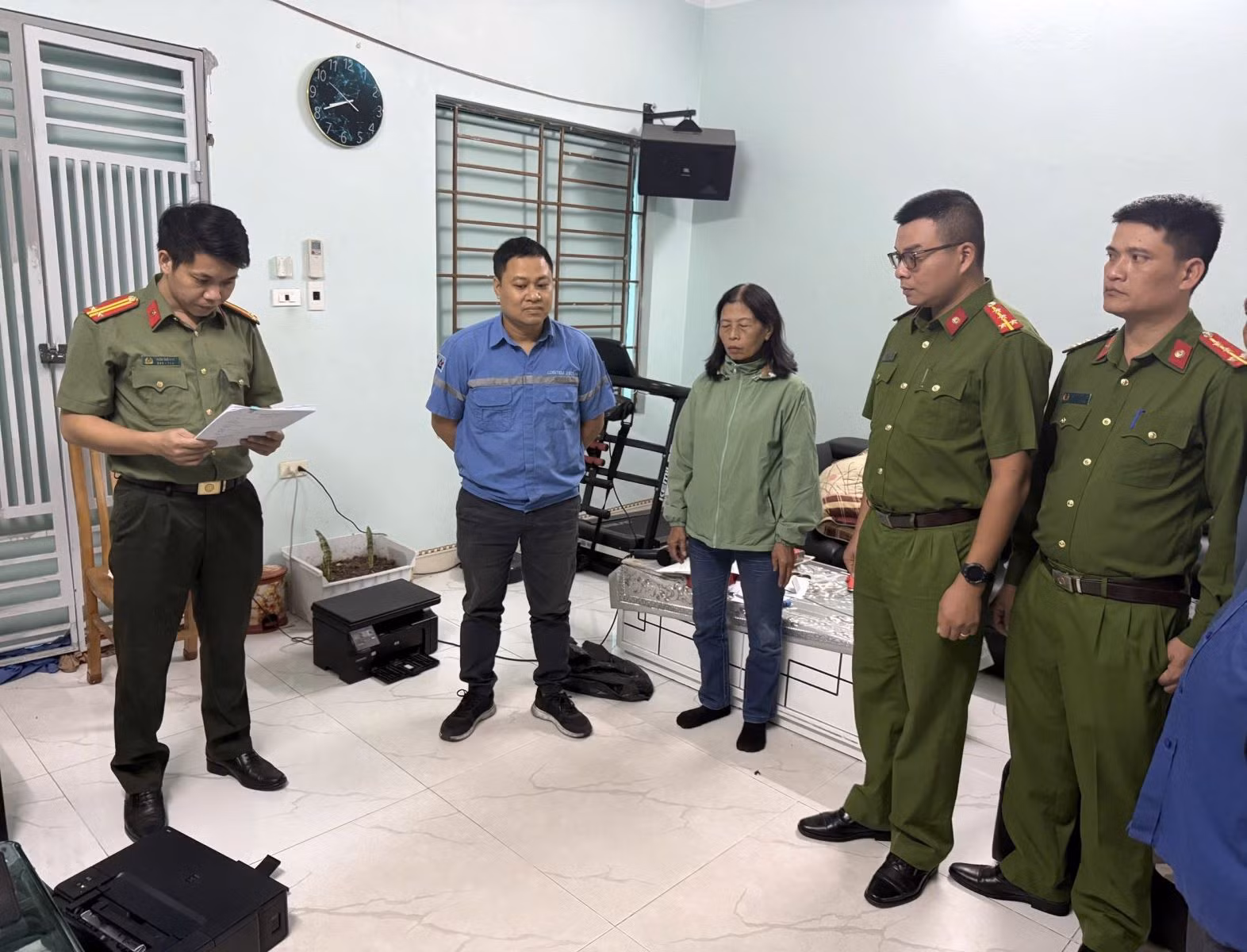 Khởi tố thêm 5 bị can về tội Làm giả con dấu, tài liệu của cơ quan, tổ chức -0