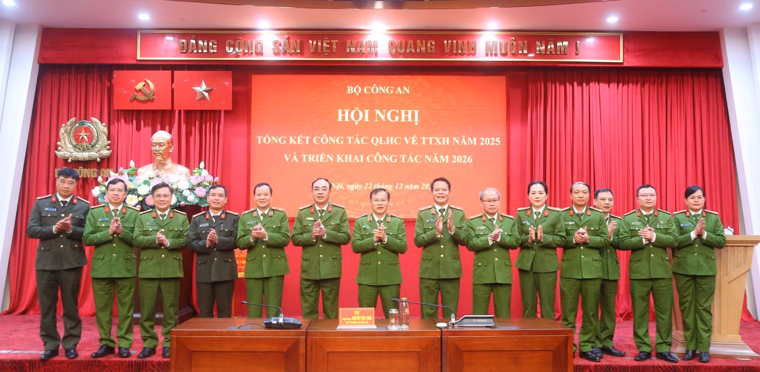 Cảnh sát QLHC về TTXH tiên phong phục vụ xây dựng Chính phủ số, xã hội số, công dân số -0