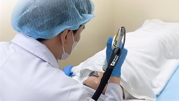 Nhập viện vì sử dụng mỹ phẩm trôi nổi