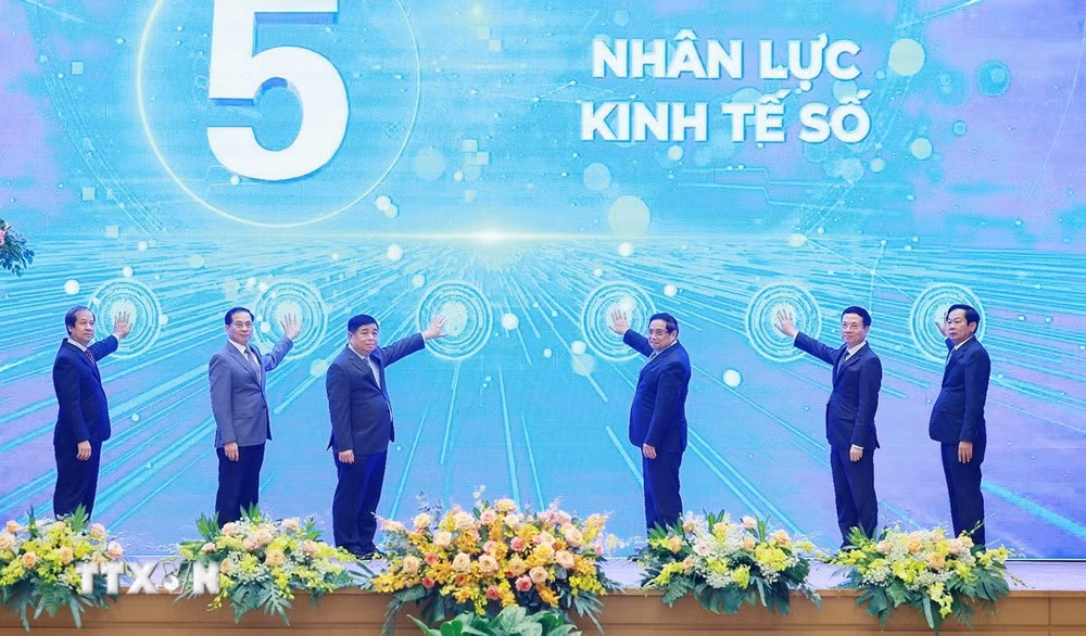 Thủ tướng: Phát triển kinh tế số, xã hội số, công dân số với 