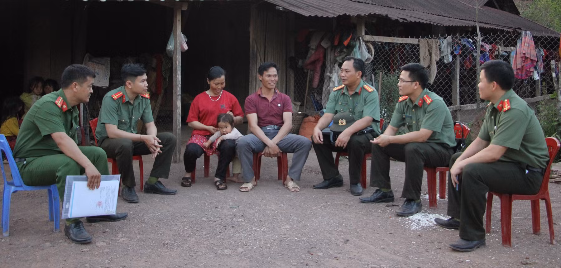 Gần dân, vì dân - Sức mạnh giữ bình yên nơi tuyến đầu Tây Bắc -0