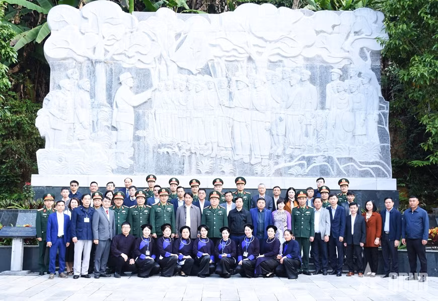 Đại tướng Nguyễn Trọng Nghĩa chủ trì các hoạt động về nguồn, tri ân tại tỉnh Cao Bằng -0