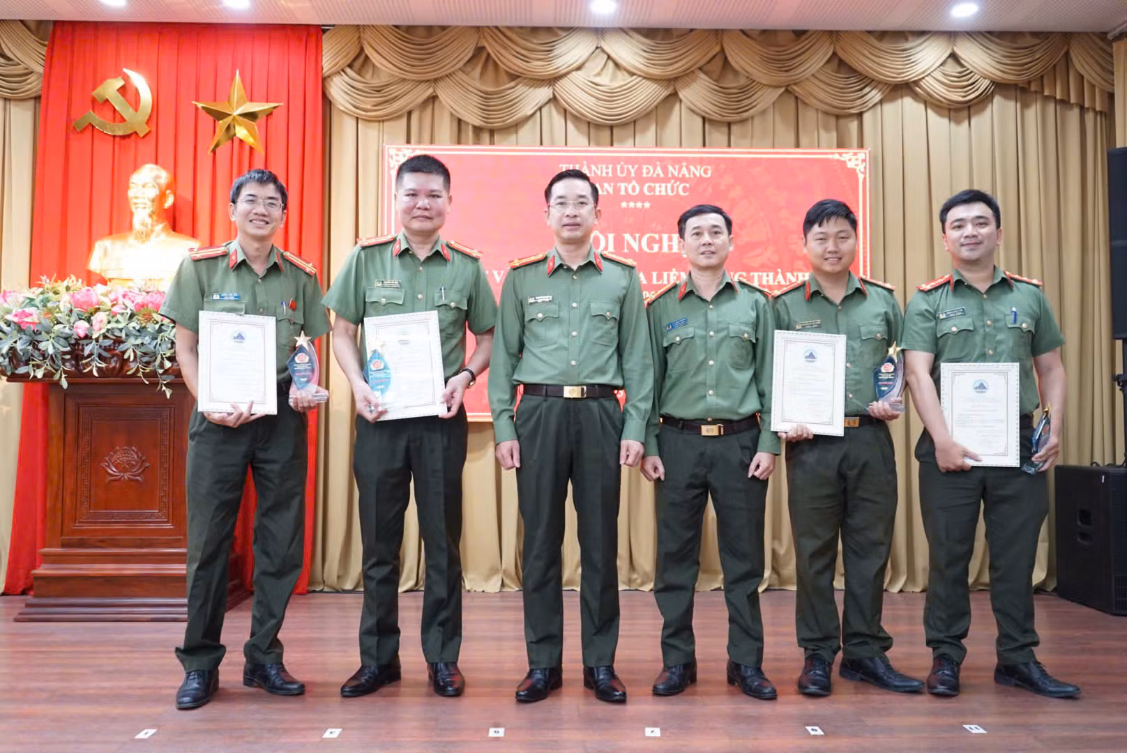 Vệt bài viết về khu thương mại tự do trên Báo CAND đoạt Giải báo chí Búa liềm vàng TP Đà Nẵng năm 2025 -0