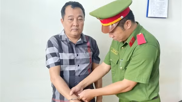 “Nổ” quen lãnh đạo cấp cao để lừa đảo chiếm đoạt 4,3 tỷ đồng