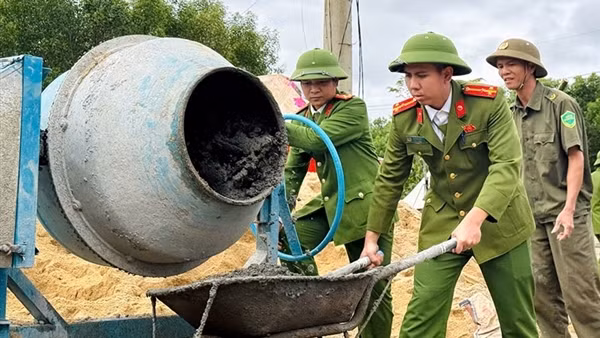 Khẩn trương giúp dân đón Tết trong những ngôi nhà mới