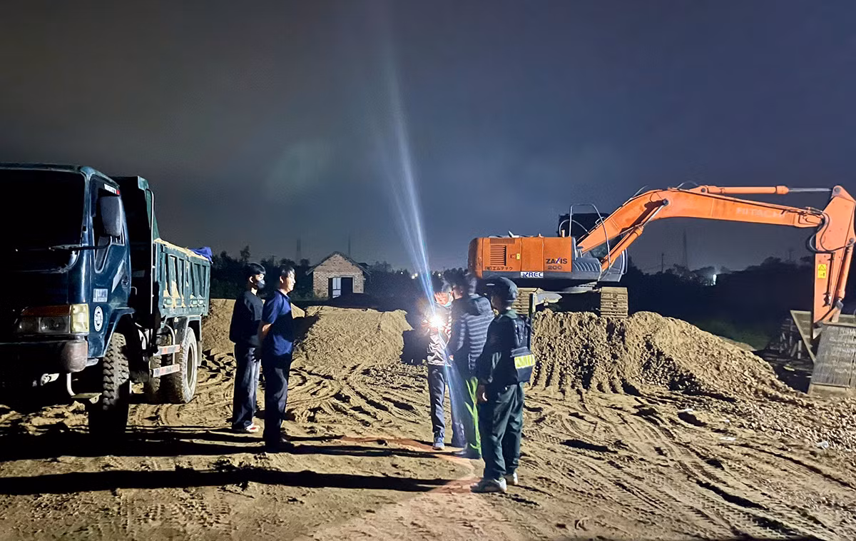 Triệt xóa đường dây khai thác cát trái phép trên sông Kôn -0