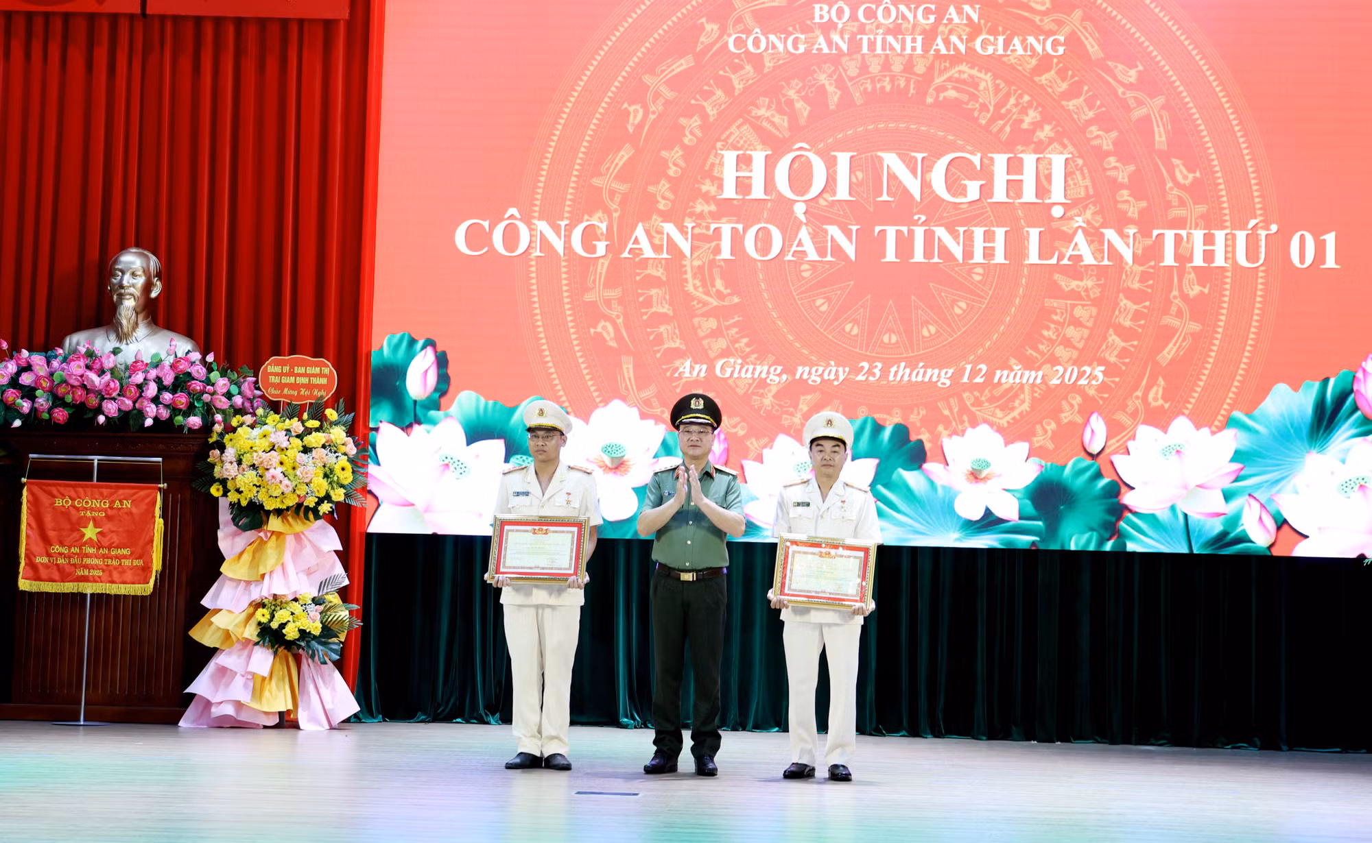 Công an tỉnh An Giang quyết tâm giữ vững ổn định, an ninh, an toàn để tỉnh nhà phát triển -1