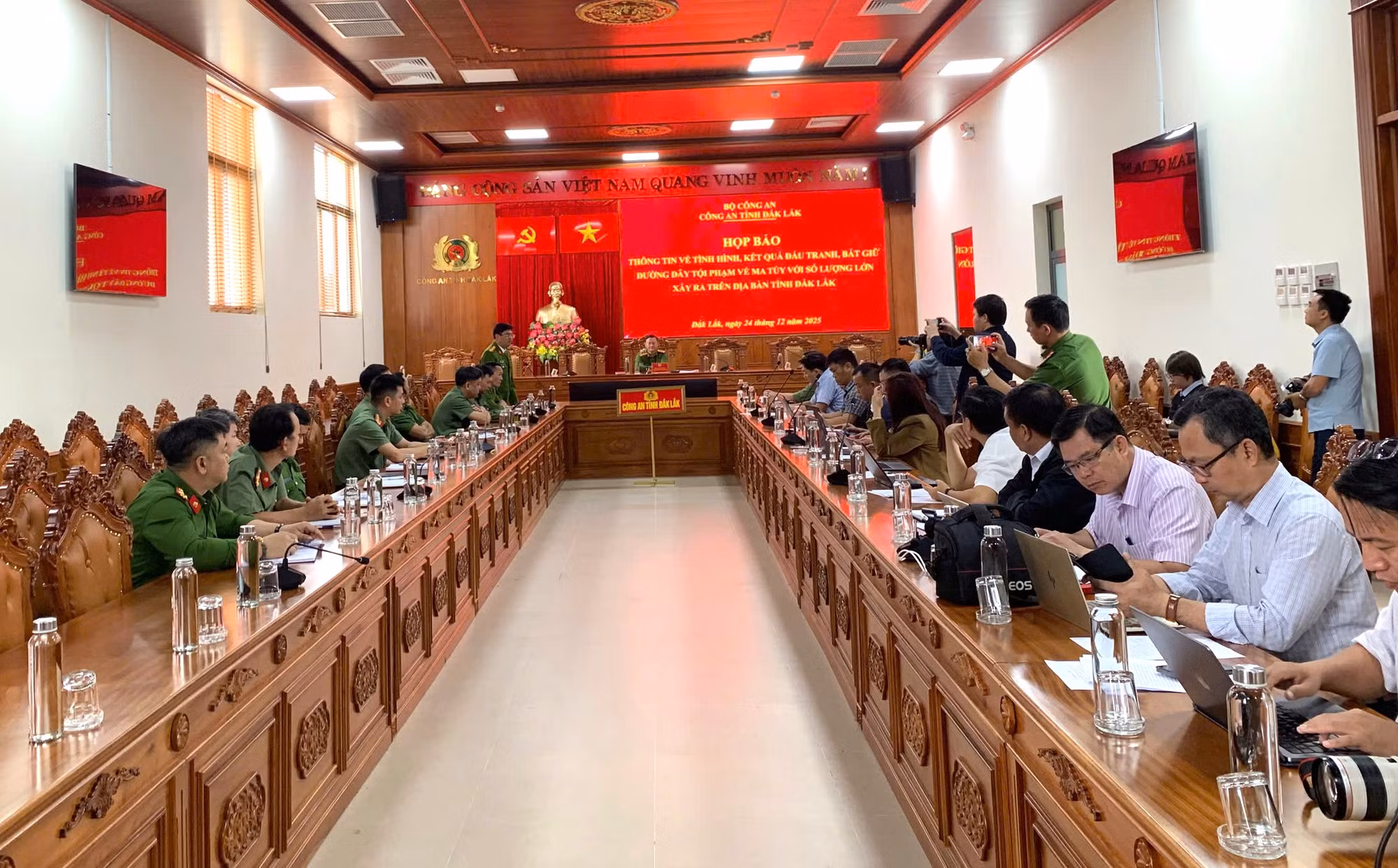 Triệt phá đường dây ma tuý liên tỉnh, thu giữ hơn 9,2kg ma tuý các loại -0