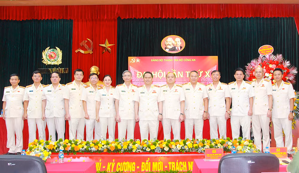 Xứng danh đơn vị Anh hùng trên mặt trận bảo vệ kỷ cương của lực lượng CAND -0